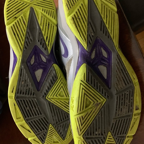 Kobe Bryant-Nike Zoom lowcut basketball shoes- 24-- size 10 - Picture 6 of 6